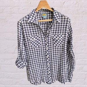 Light weight, cotton, gingham button up.